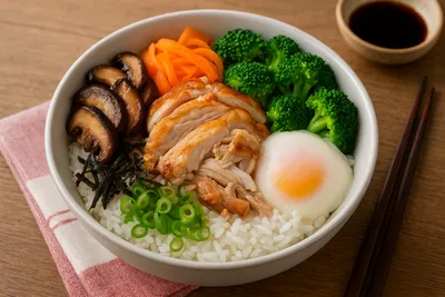 コストコのロティサリーチキンで作る絶品アレンジ丼10選｜解体方法から保存法まで徹底解説