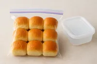 コストコのディナーロールを冷凍保存する正しい方法｜賞味期限3日を1ヶ月に延ばすコツを解説